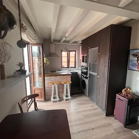 아파트 Claircar 코밀라스